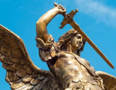 В Мексике вор пострадал от меча украденной им статуи Архангела Михаила