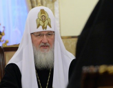 Патриарх Кирилл подарил Папе Римскому частицу мощей Серафима Саровского