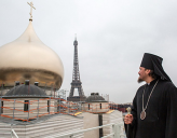 На колокольне русского собора в Париже установили 10 колоколов