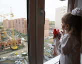 Четырехлетняя девочка выжила после падения с восьмого этажа