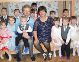 Семью приморского священника с 14 детьми наградили орденом