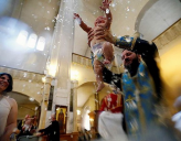 В праздник Крещения Господня Патриарх Грузии Илия II крестил 800 детей