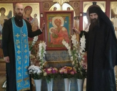 Афонские монахи передали больничному храму в Киеве список чудотворной иконы