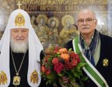 Патриарх Кирилл наградил Никиту Михалкова церковным орденом