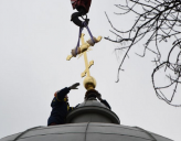 ﻿﻿Поднят крест на бывшую Лазаревскую церковь Александро‑Невской Лавры