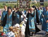 5 тысяч человек прошли крестным ходом с Почаевской Иконой Божьей Матери