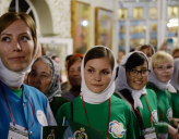 Патриарх Кирилл призвал молодежь не терять живых человеческих отношений