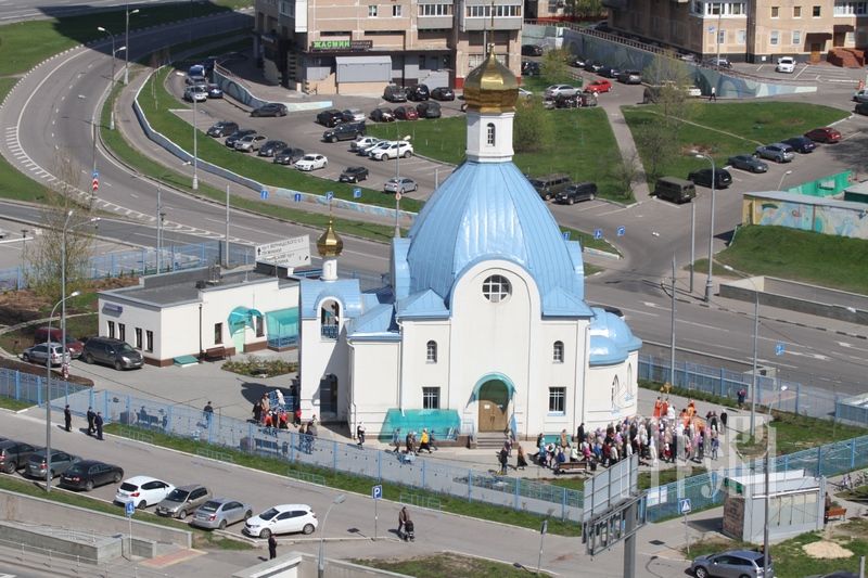 Храм в теплом стане. Казанский храм в теплом стане. Храм Казанской иконы в теплом стане. Храм на теплом стане Казанской Божией матери. Храм Калужской иконы Божией матери в теплом стане.